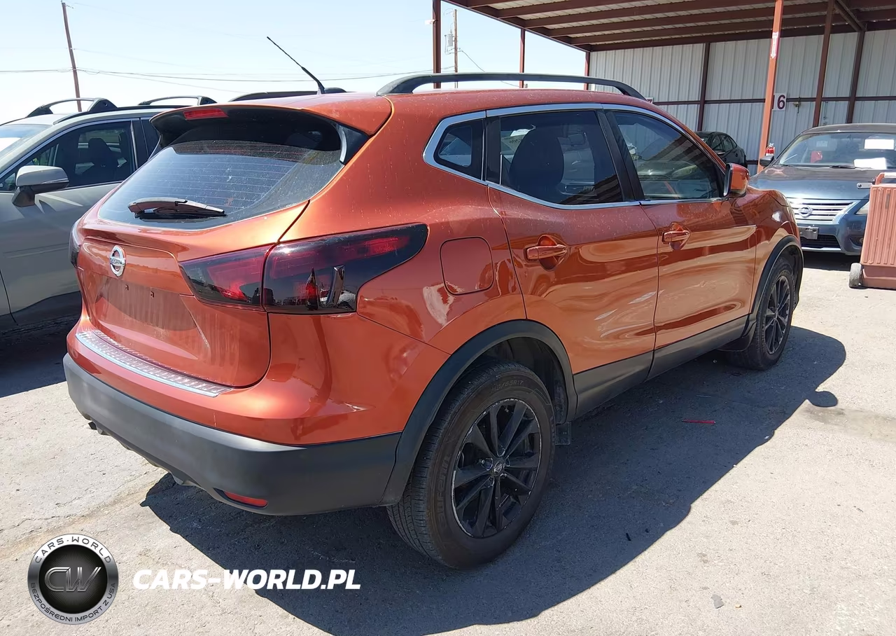 2018 Nissan Rogue Sport S VIN:JN1BJ1CR8JW284422 - 4