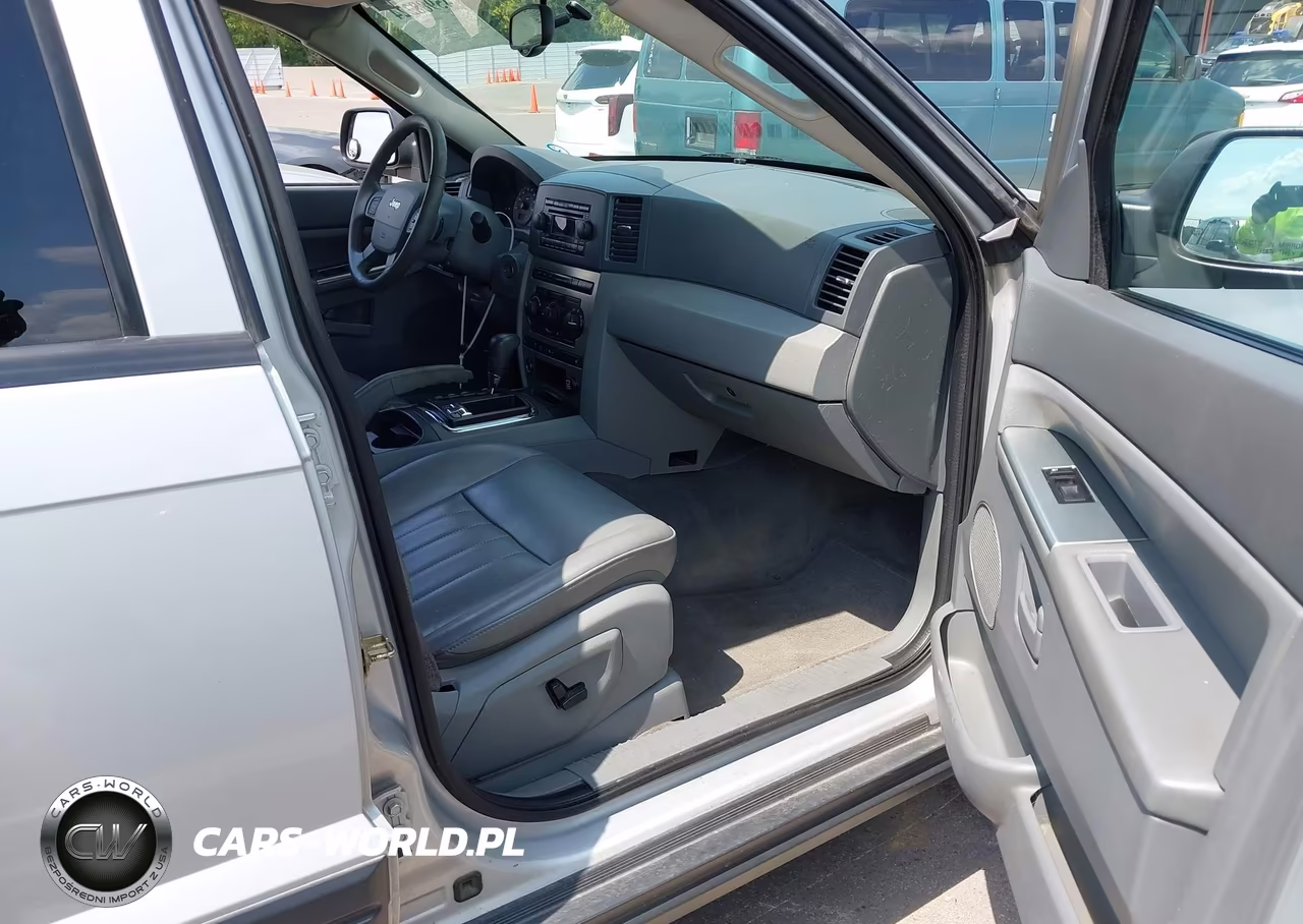 2005 Jeep Grand Cherokee Laredo VIN:1J4HR48N25C723543 - 5