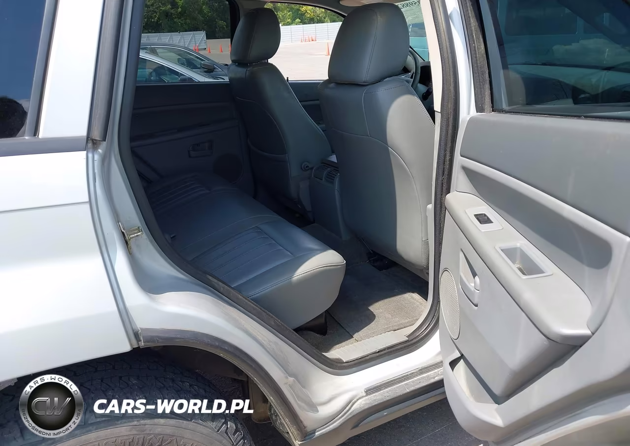 2005 Jeep Grand Cherokee Laredo VIN:1J4HR48N25C723543 - 8