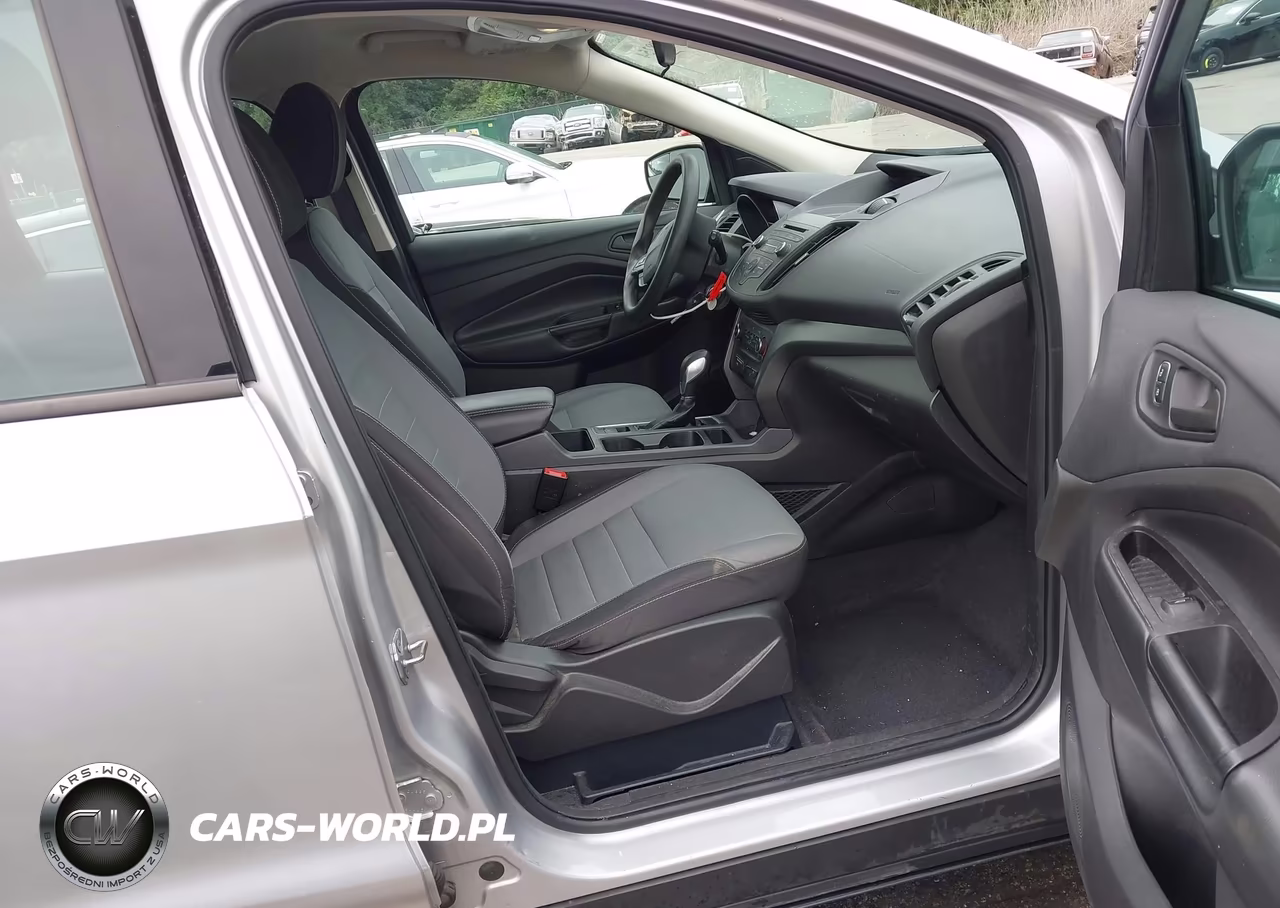 2017 Ford Escape S VIN:1FMCU0F70HUC19966 - 5