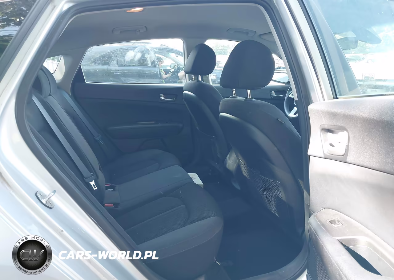 2019 Kia Optima Lx VIN:5XXGT4L39KG342468 - 8