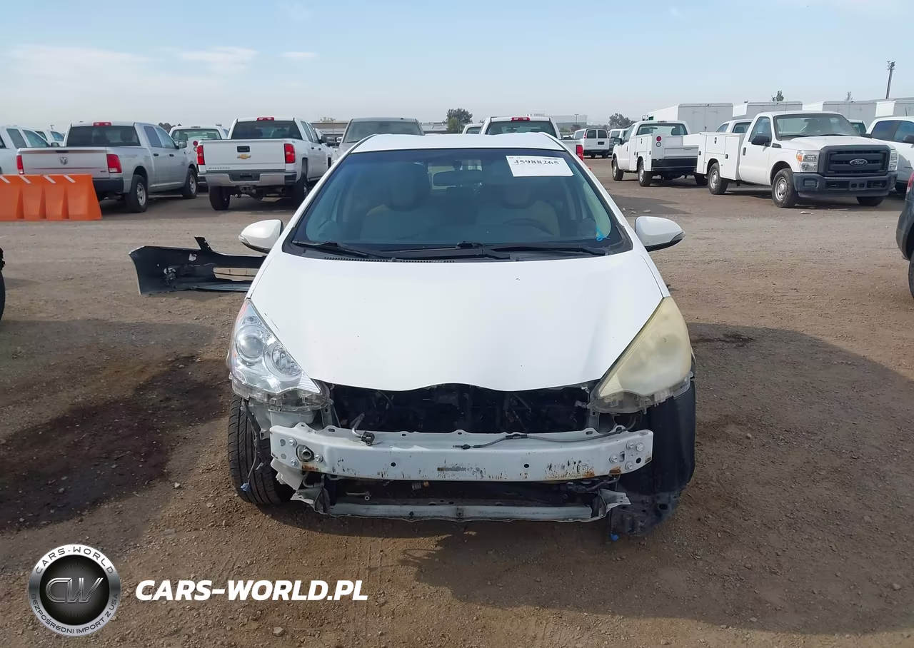 2013 Toyota Prius C One VIN:JTDKDTB31D1049780 - 13