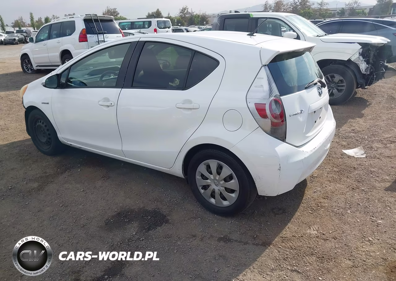 2013 Toyota Prius C One VIN:JTDKDTB31D1049780 - 3