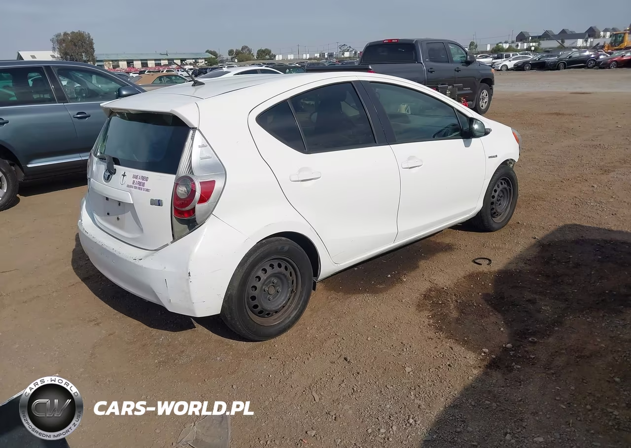 2013 Toyota Prius C One VIN:JTDKDTB31D1049780 - 4