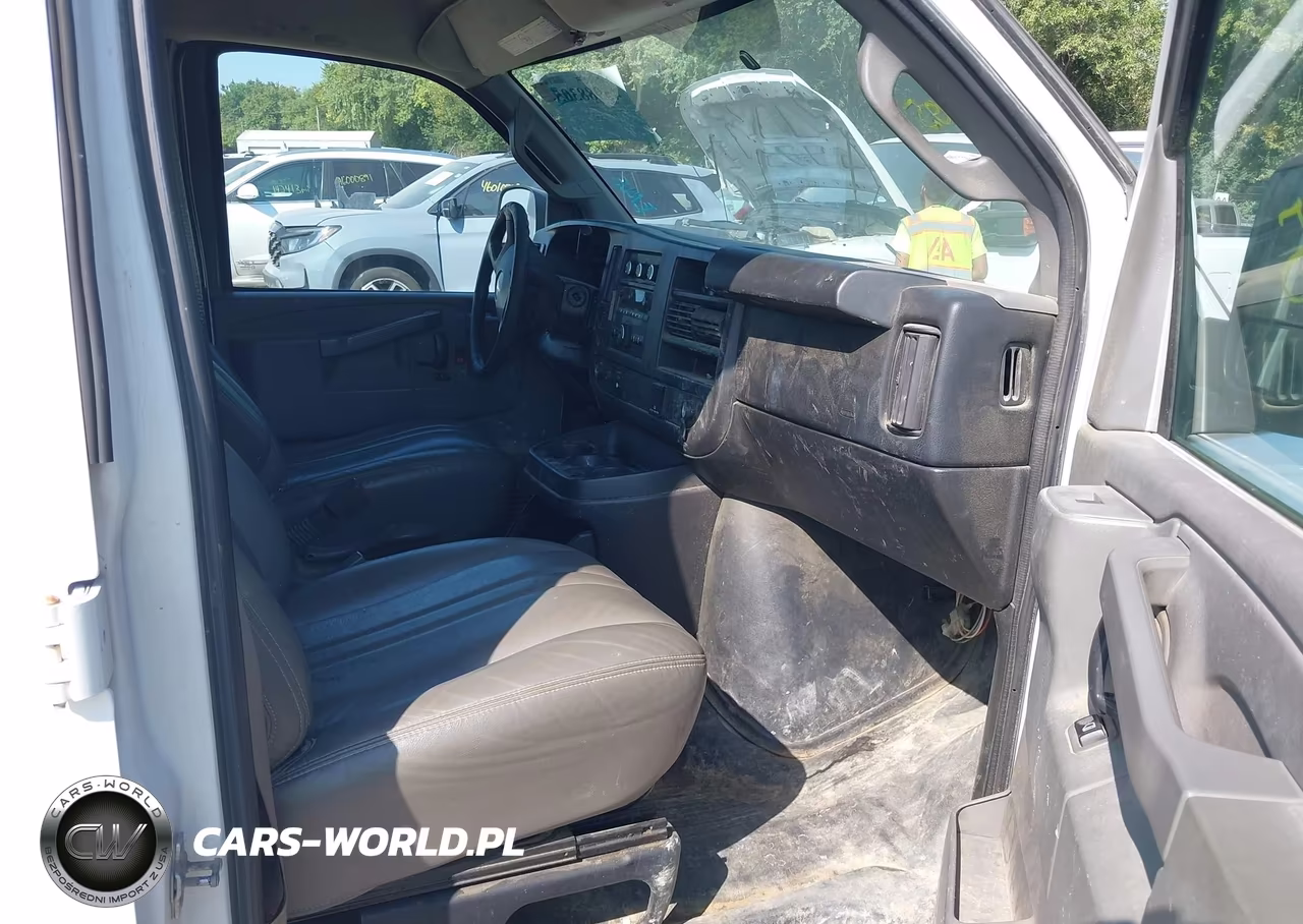 2017 Chevrolet Express 2500 Work Van VIN:1GCWGAFF3H1108495 - 5