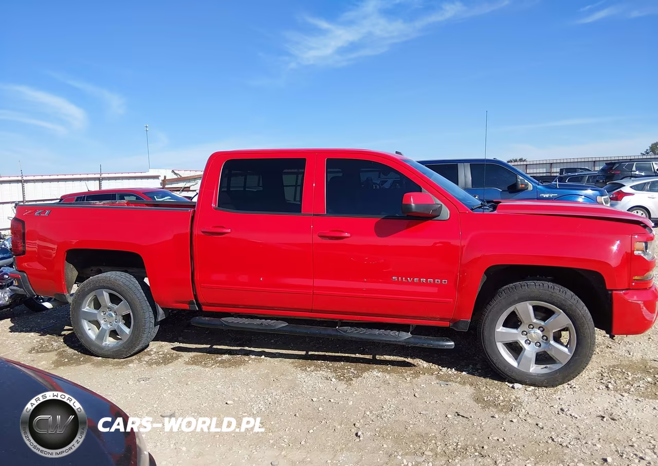 2018 Chevrolet Silverado 1500 2Lt VIN:3GCUKREC9JG601679 - 13