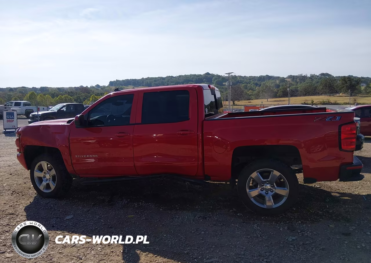 2018 Chevrolet Silverado 1500 2Lt VIN:3GCUKREC9JG601679 - 14