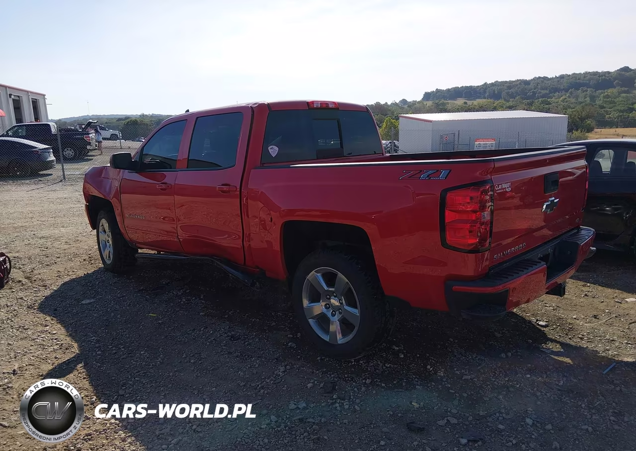 2018 Chevrolet Silverado 1500 2Lt VIN:3GCUKREC9JG601679 - 3