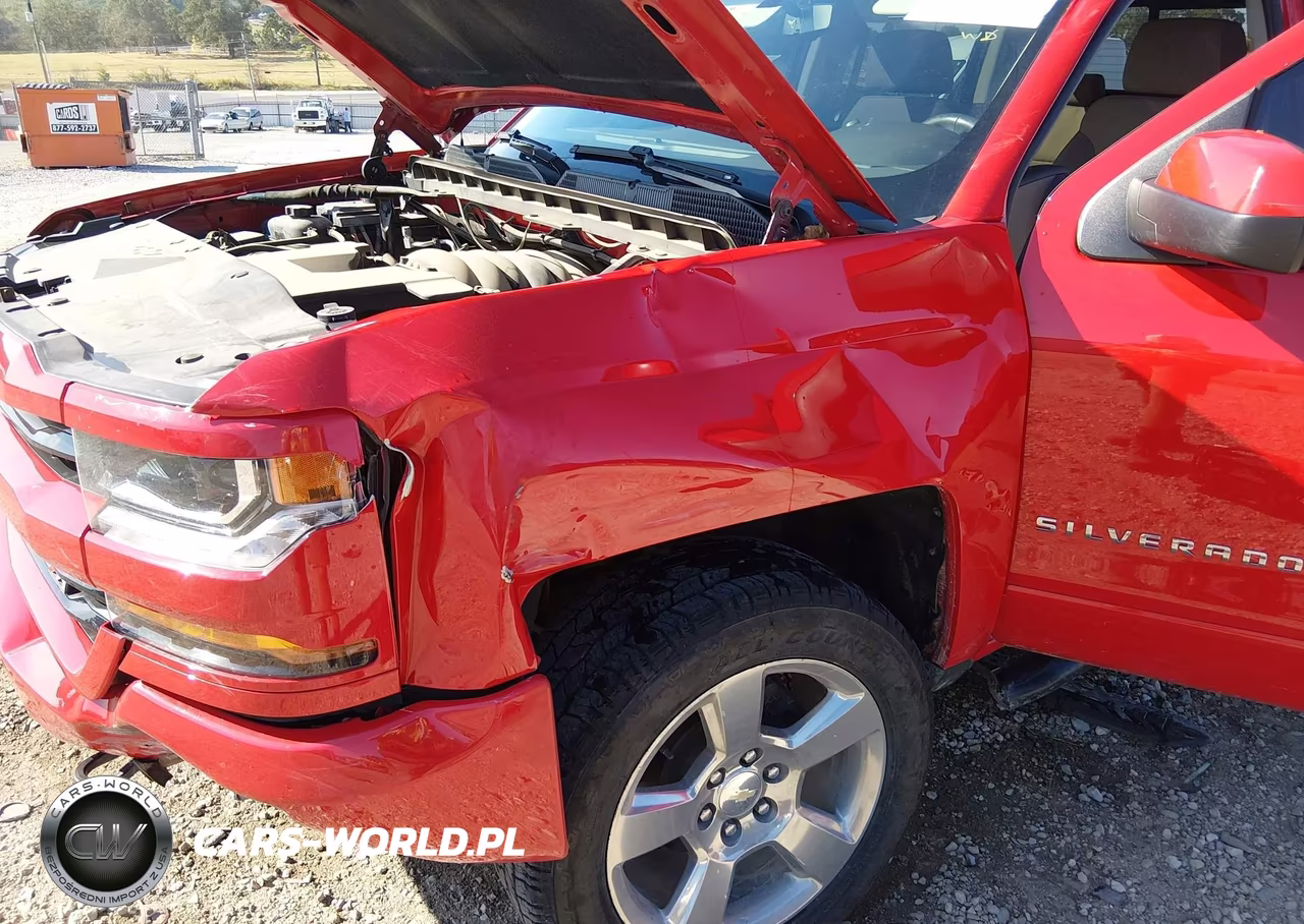 2018 Chevrolet Silverado 1500 2Lt VIN:3GCUKREC9JG601679 - 6