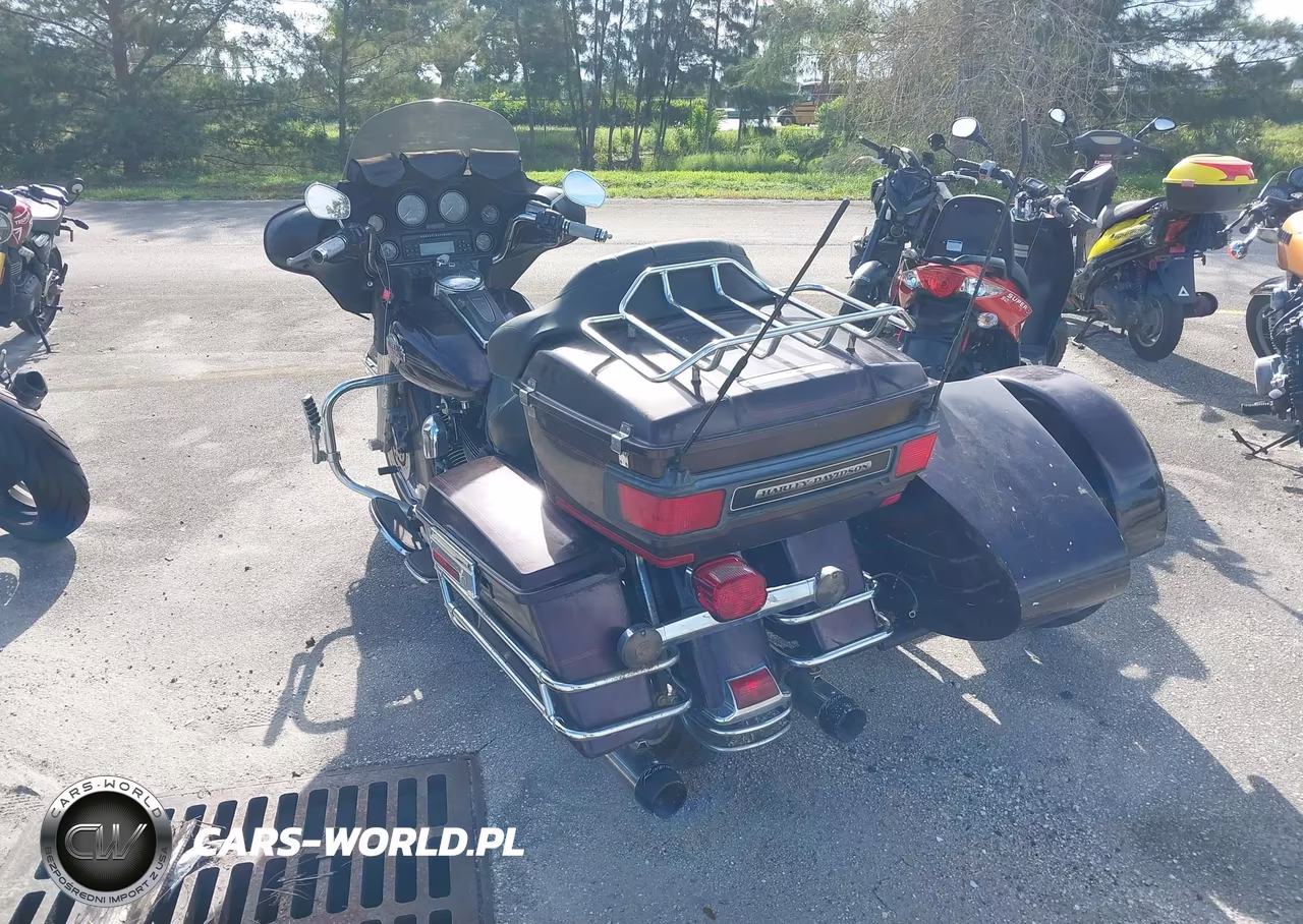 2006 Harley-Davidson Flhtcui VIN:1HD1FCW136Y690713 - 3