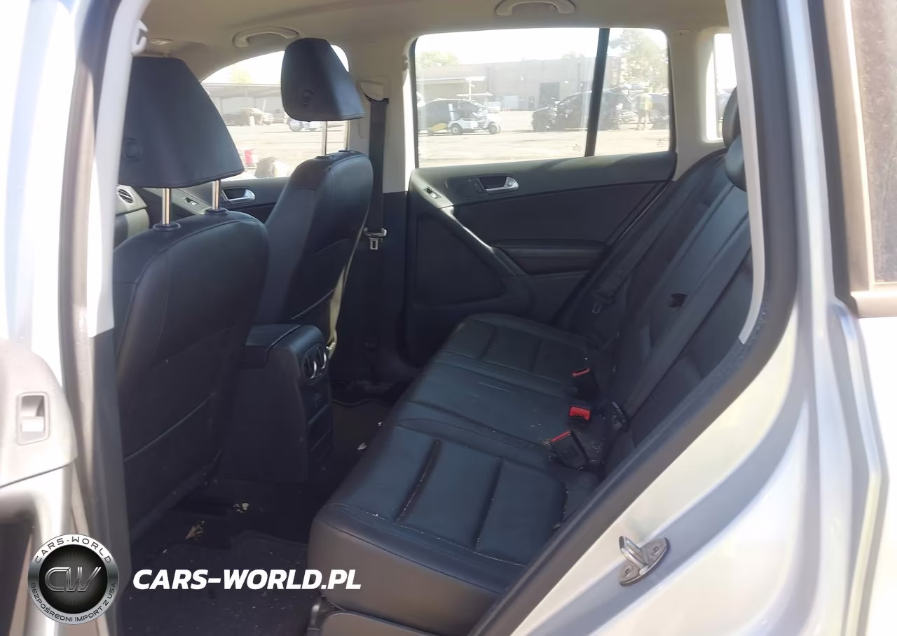 2016 Volkswagen Tiguan S VIN:WVGBV7AX2GW582216 - 8