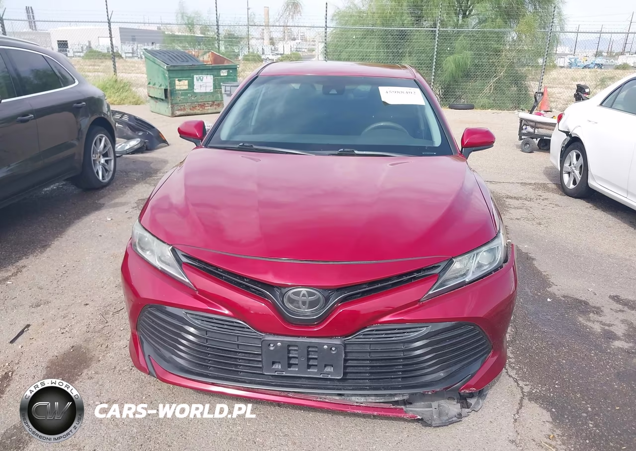2018 Toyota Camry Le VIN:4T1B11HK5JU593152 - 12