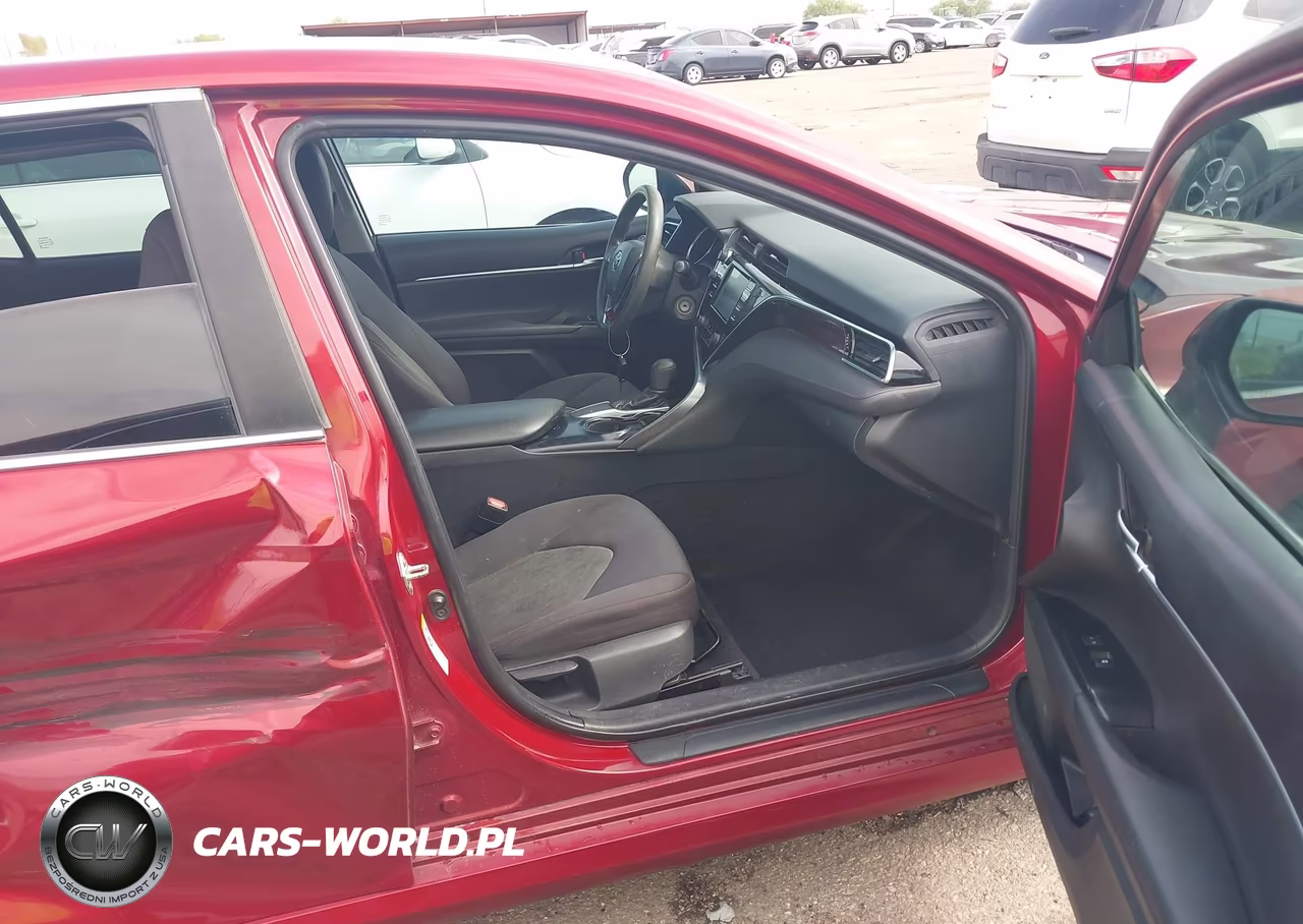 2018 Toyota Camry Le VIN:4T1B11HK5JU593152 - 5