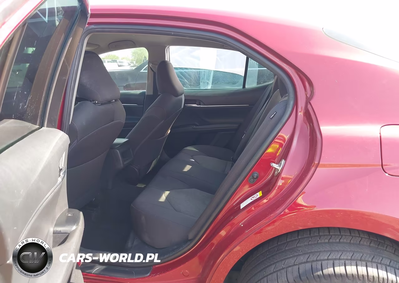 2018 Toyota Camry Le VIN:4T1B11HK5JU593152 - 8