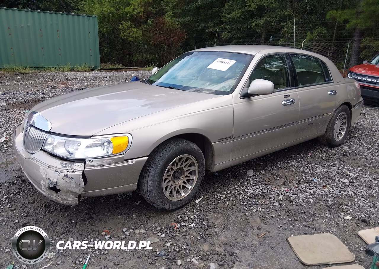2000 Lincoln Town Car Signature VIN:1LNHM82W9YY794805 - 2