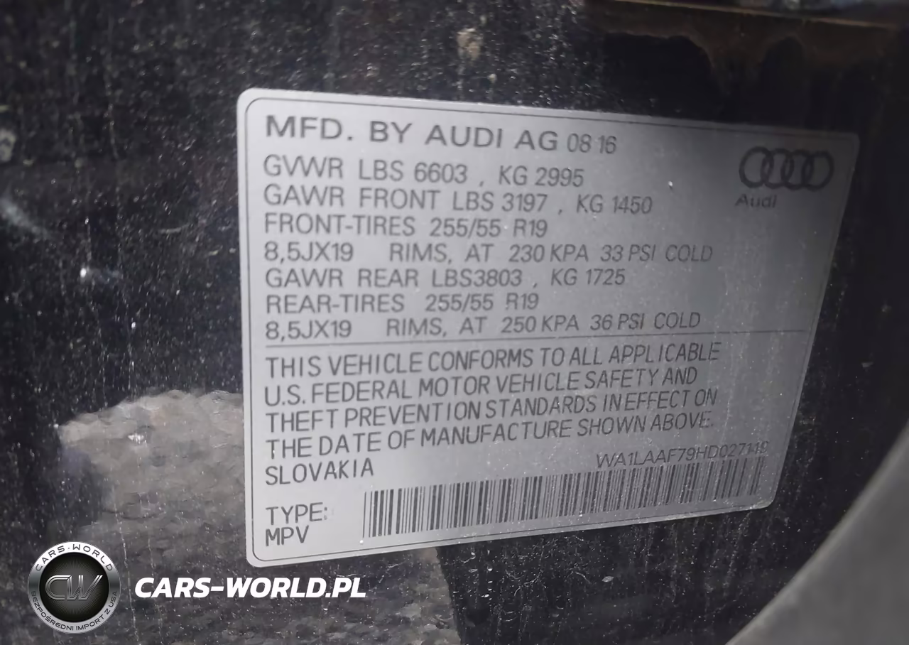 2017 Audi Q7 3.0T Premium VIN:WA1LAAF79HD027149 - 9
