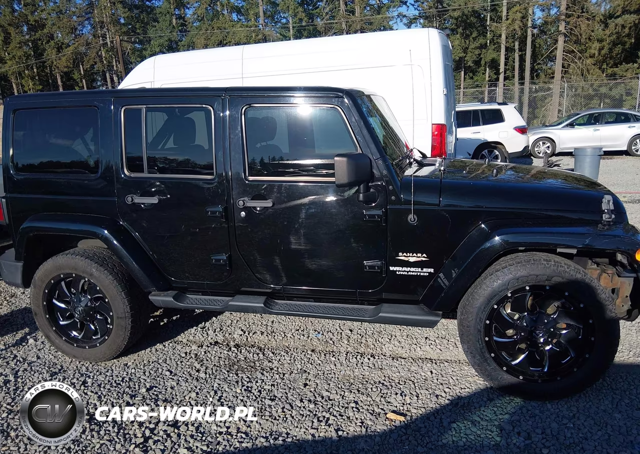 2012 Jeep Wrangler Unlimited Sahara VIN:1C4BJWEG3CL169639 - 13