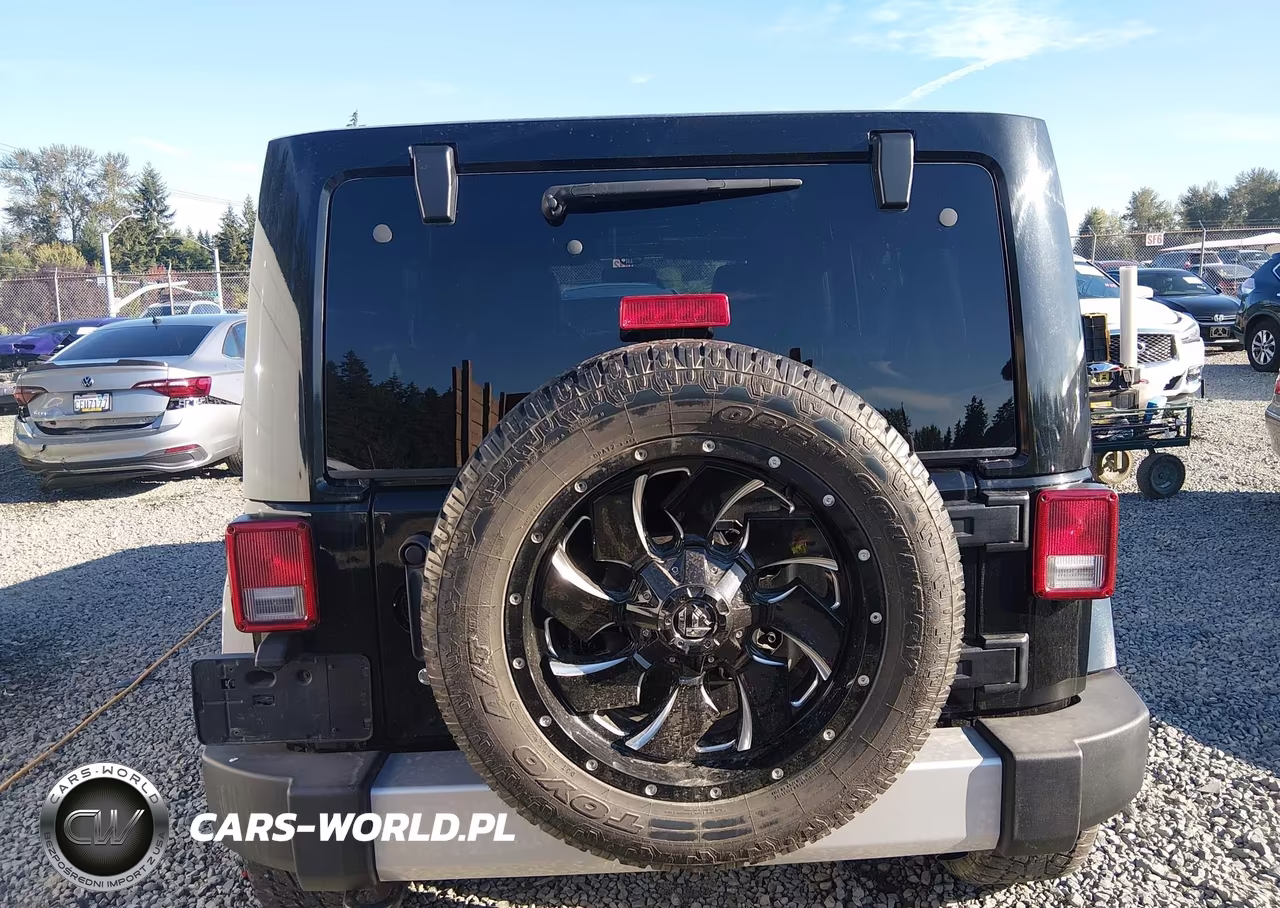 2012 Jeep Wrangler Unlimited Sahara VIN:1C4BJWEG3CL169639 - 16