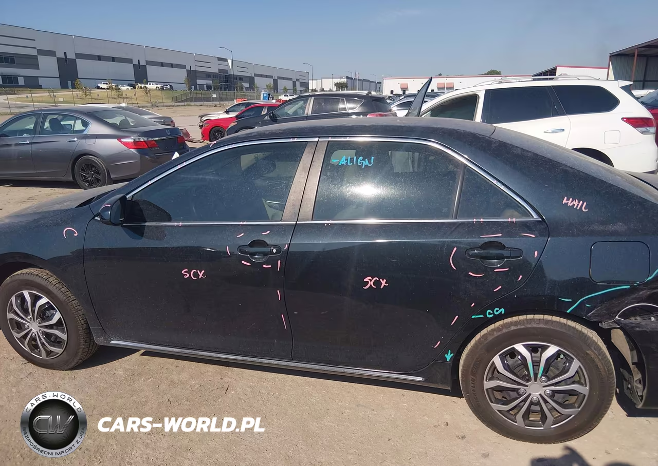 2013 Toyota Camry Hybrid Le VIN:4T1BD1FK7DU076448 - 13