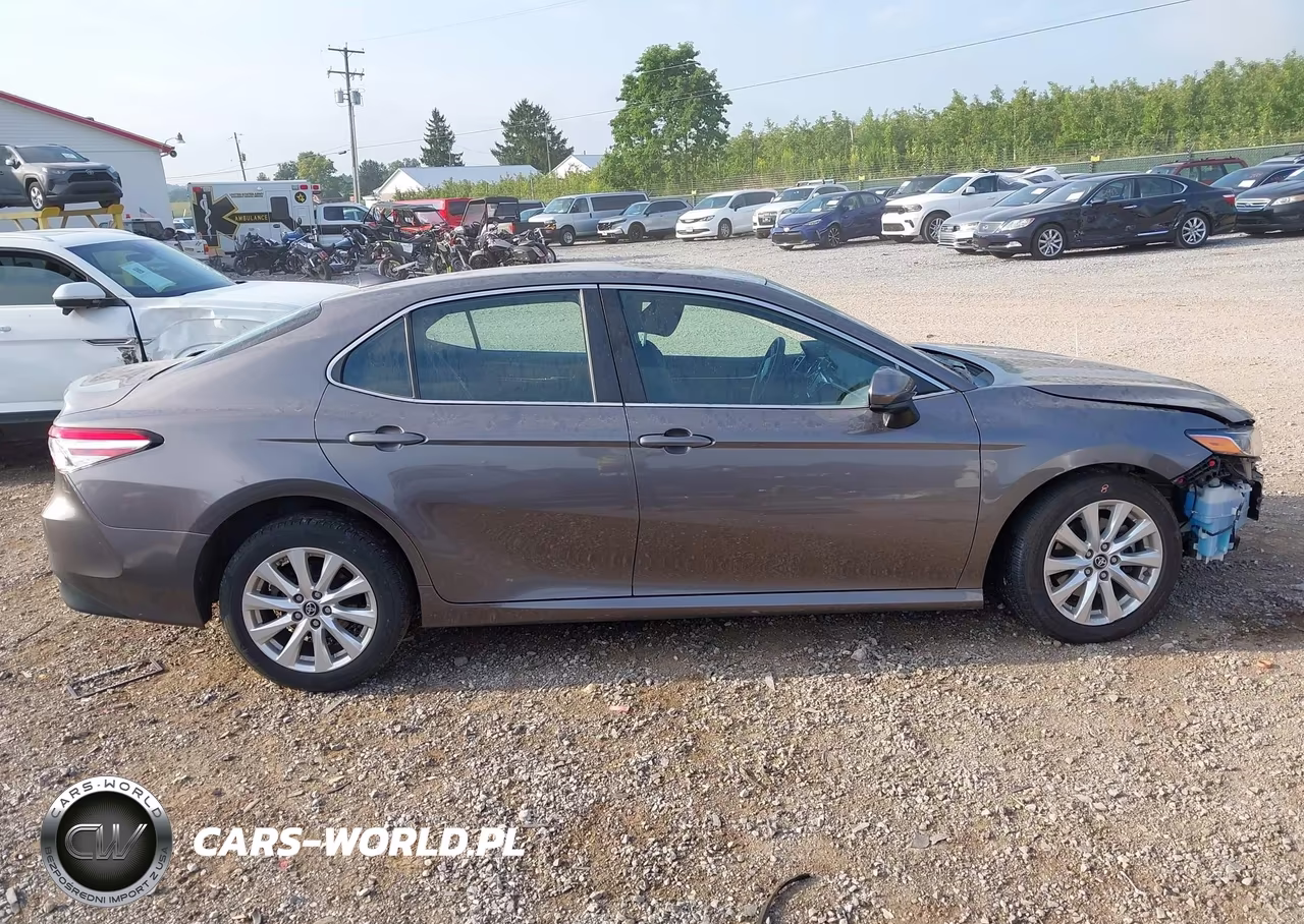 2019 Toyota Camry Le VIN:4T1B11HK1KU693217 - 13