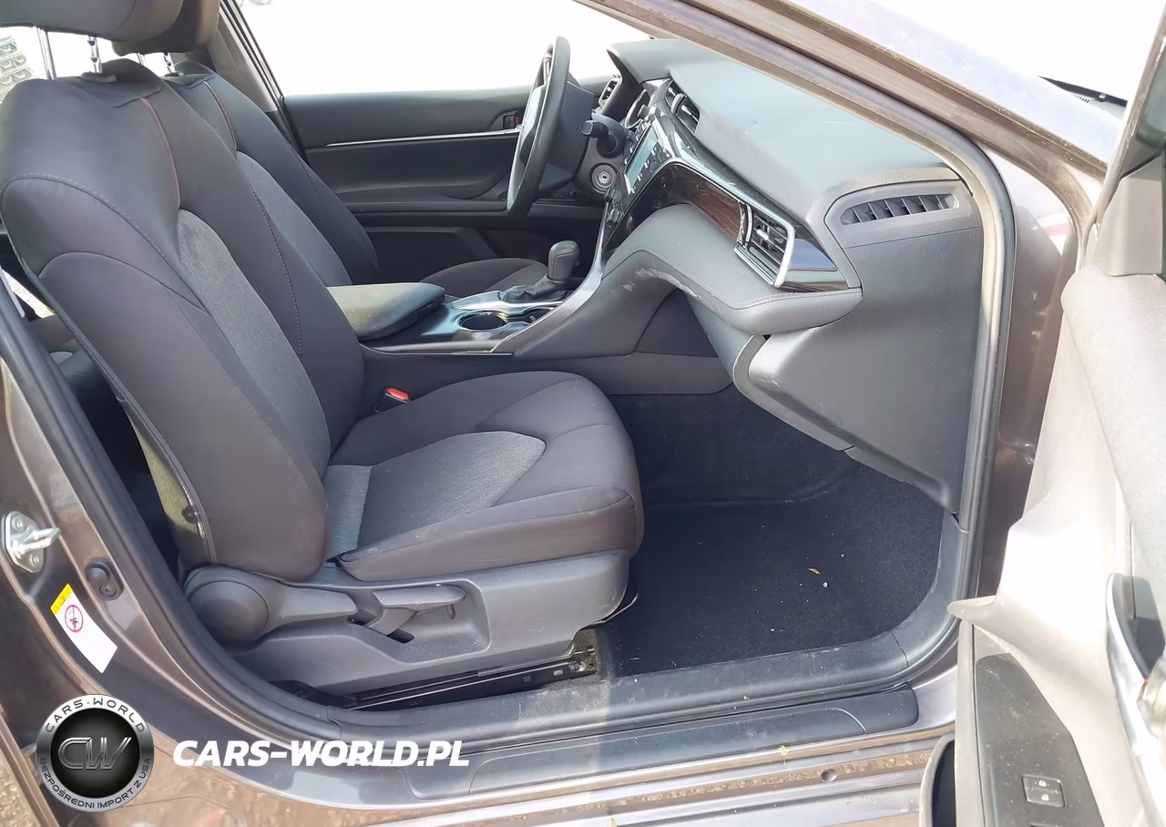 2019 Toyota Camry Le VIN:4T1B11HK1KU693217 - 5
