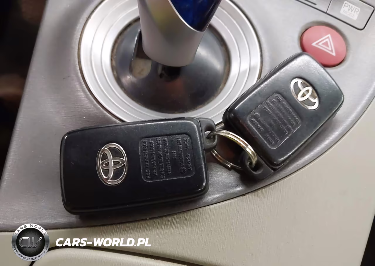 2015 Toyota Prius Three VIN:JTDKN3DUXF0435030 - 11