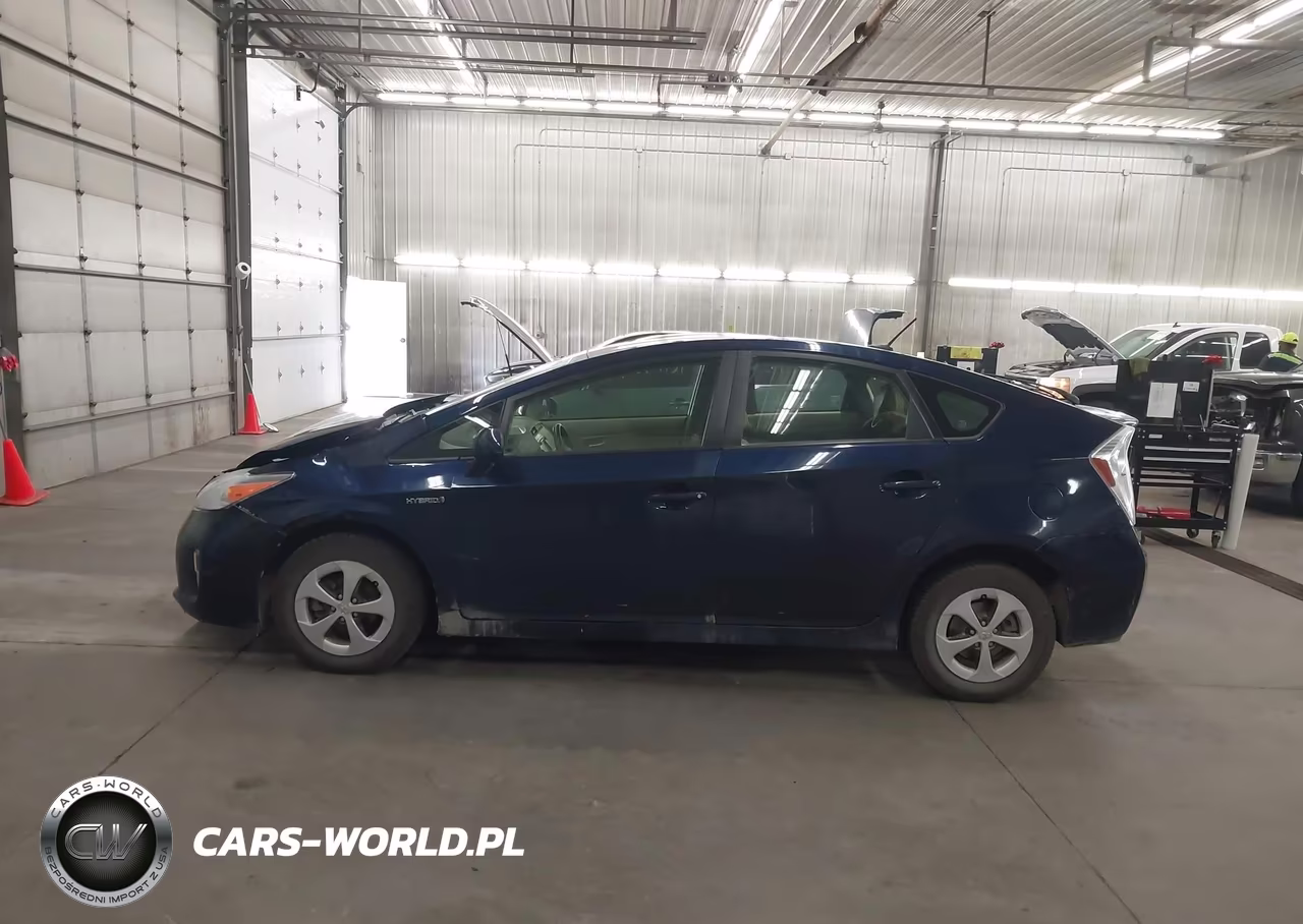 2015 Toyota Prius Three VIN:JTDKN3DUXF0435030 - 14