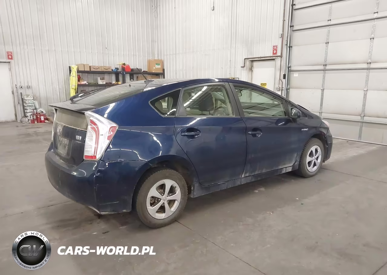 2015 Toyota Prius Three VIN:JTDKN3DUXF0435030 - 4
