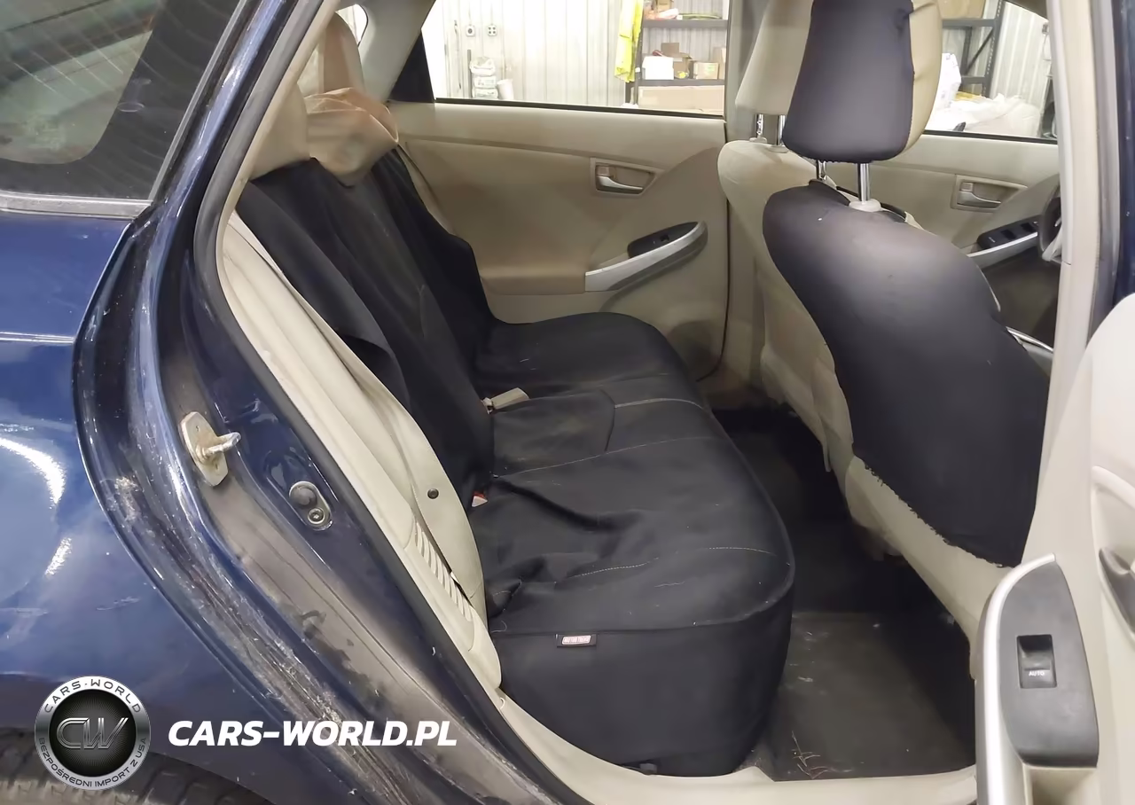 2015 Toyota Prius Three VIN:JTDKN3DUXF0435030 - 8