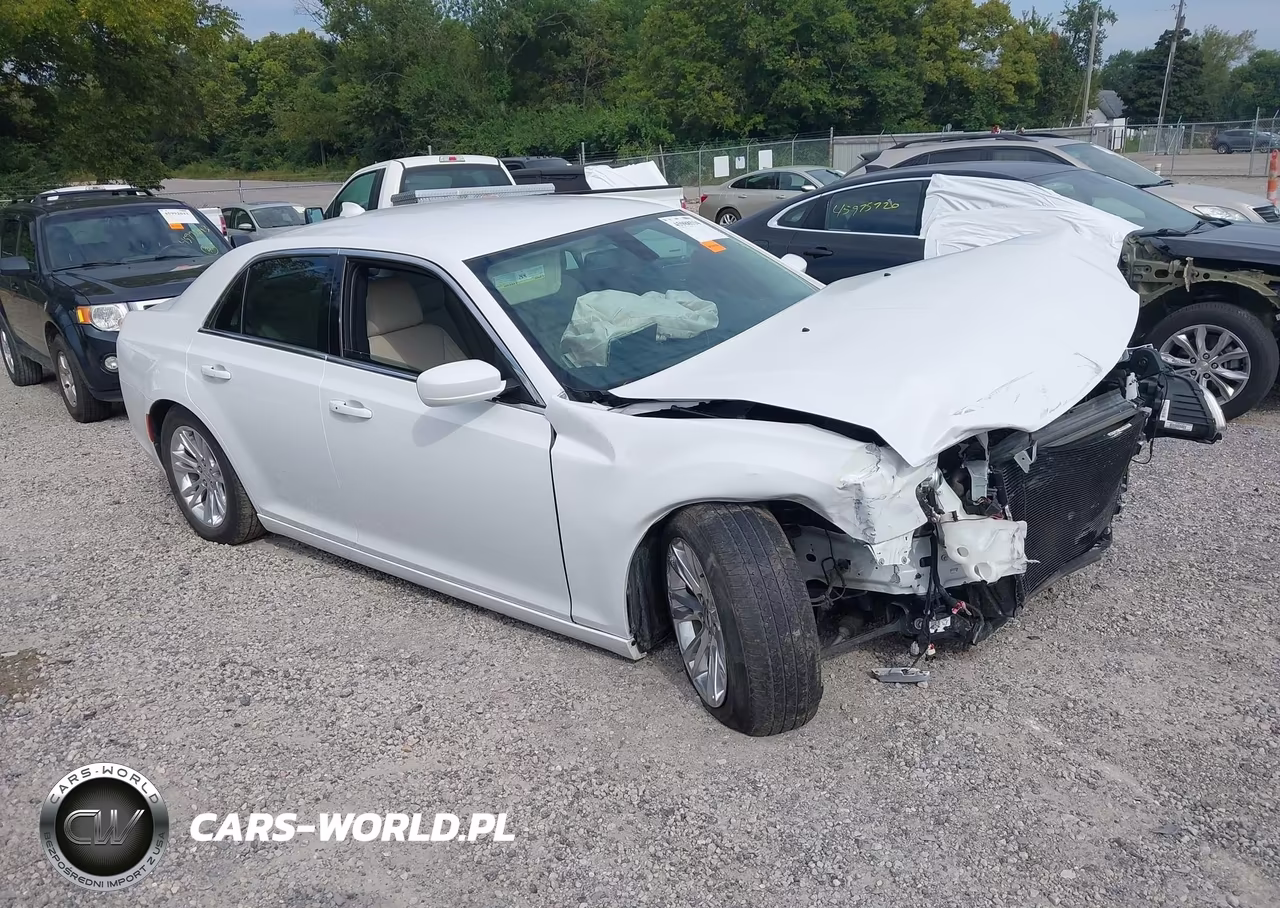 2019 Chrysler 300 Touring