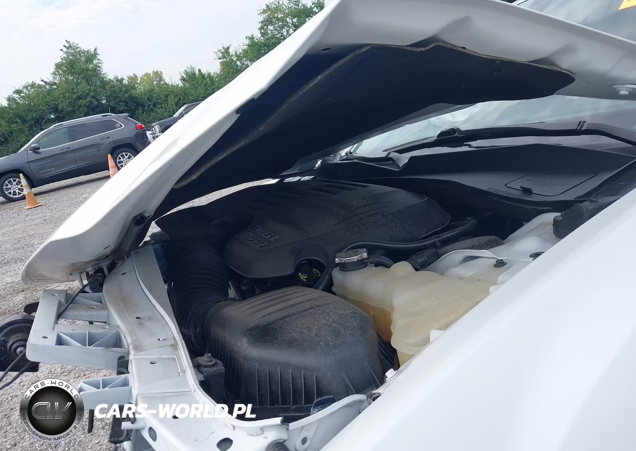 2019 Chrysler 300 Touring VIN:2C3CCAAG4KH745925 - 10