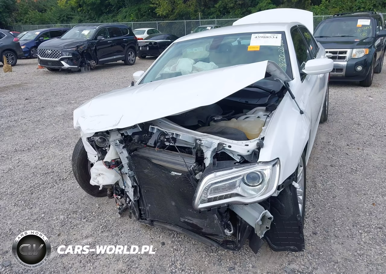 2019 Chrysler 300 Touring VIN:2C3CCAAG4KH745925 - 6