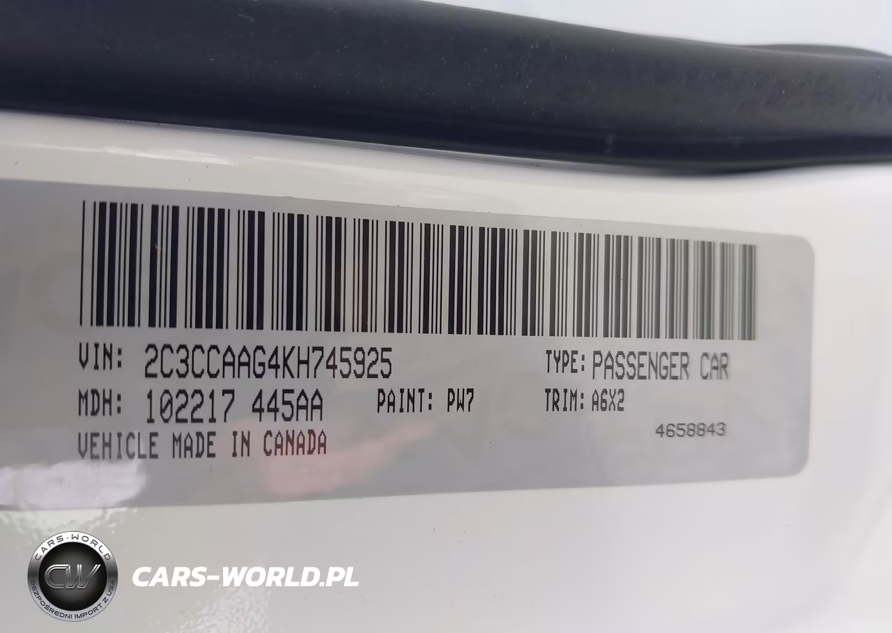 2019 Chrysler 300 Touring VIN:2C3CCAAG4KH745925 - 9
