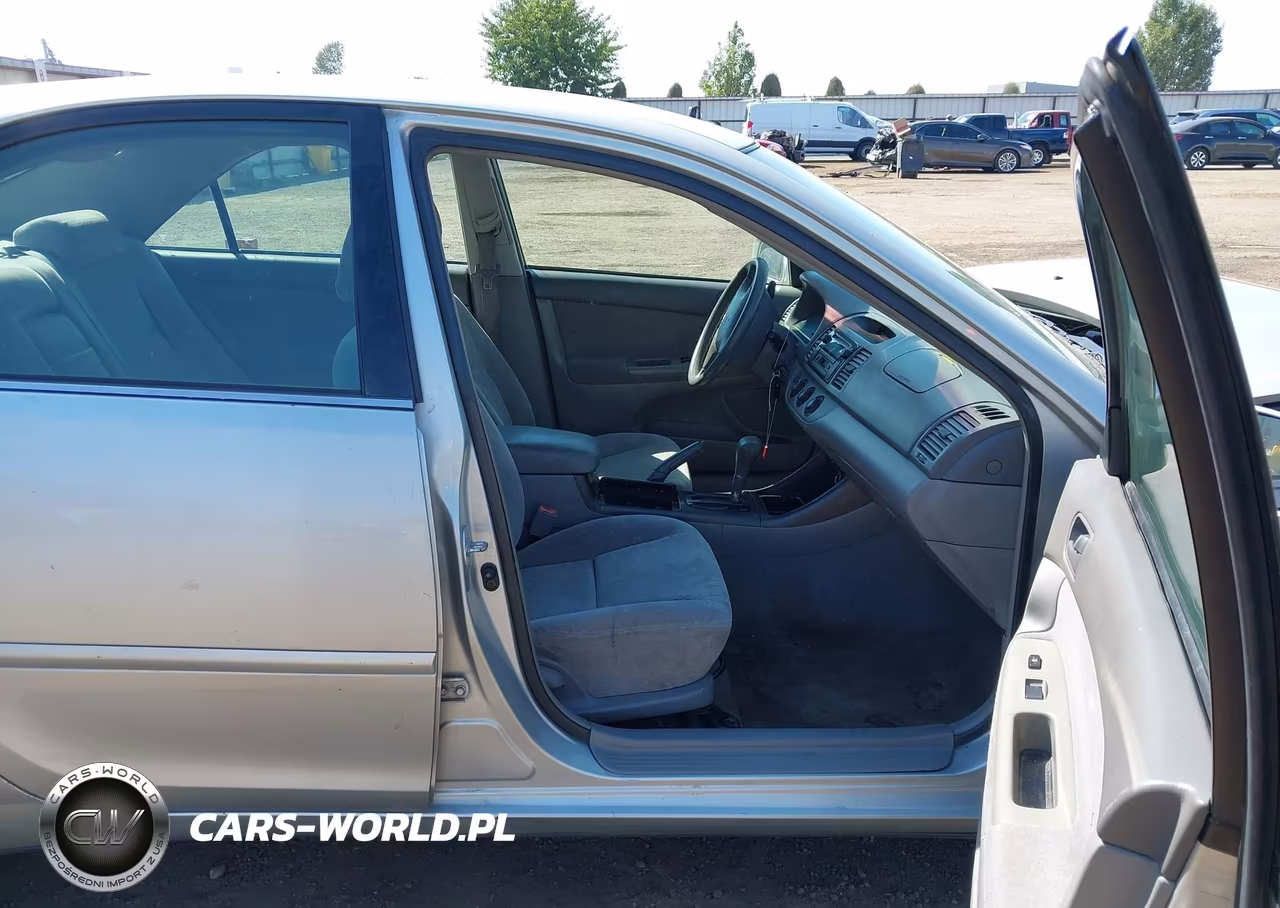 2003 Toyota Camry Le VIN:4T1BE32K73U732239 - 5