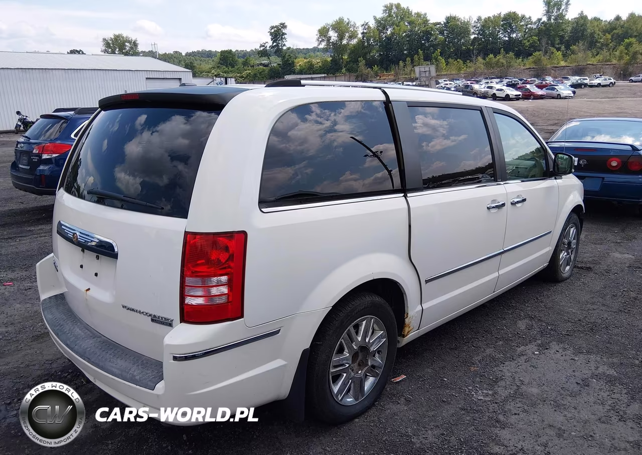2010 Chrysler Town & Country Limited VIN:2A4RR6DX1AR133424 - 4