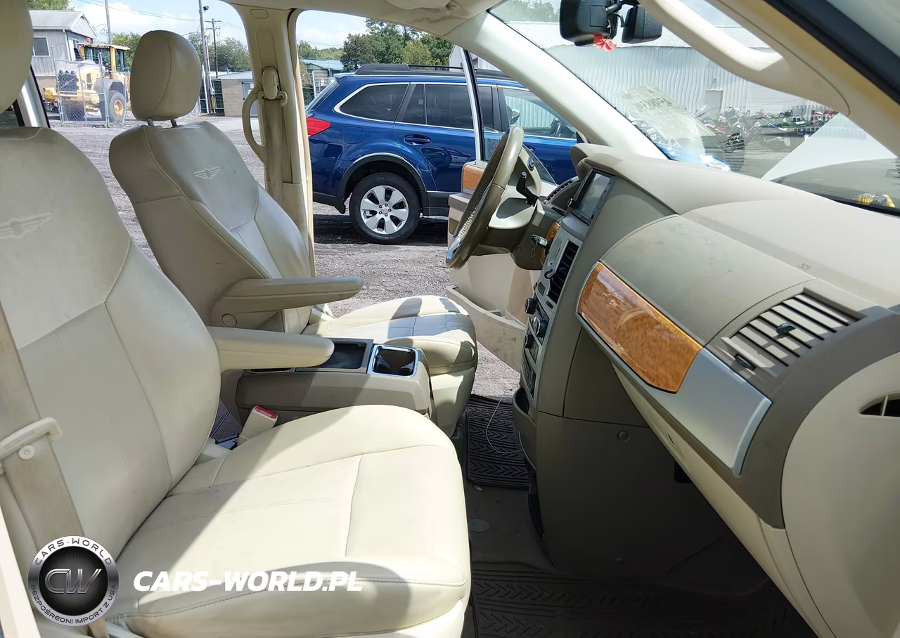 2010 Chrysler Town & Country Limited VIN:2A4RR6DX1AR133424 - 5