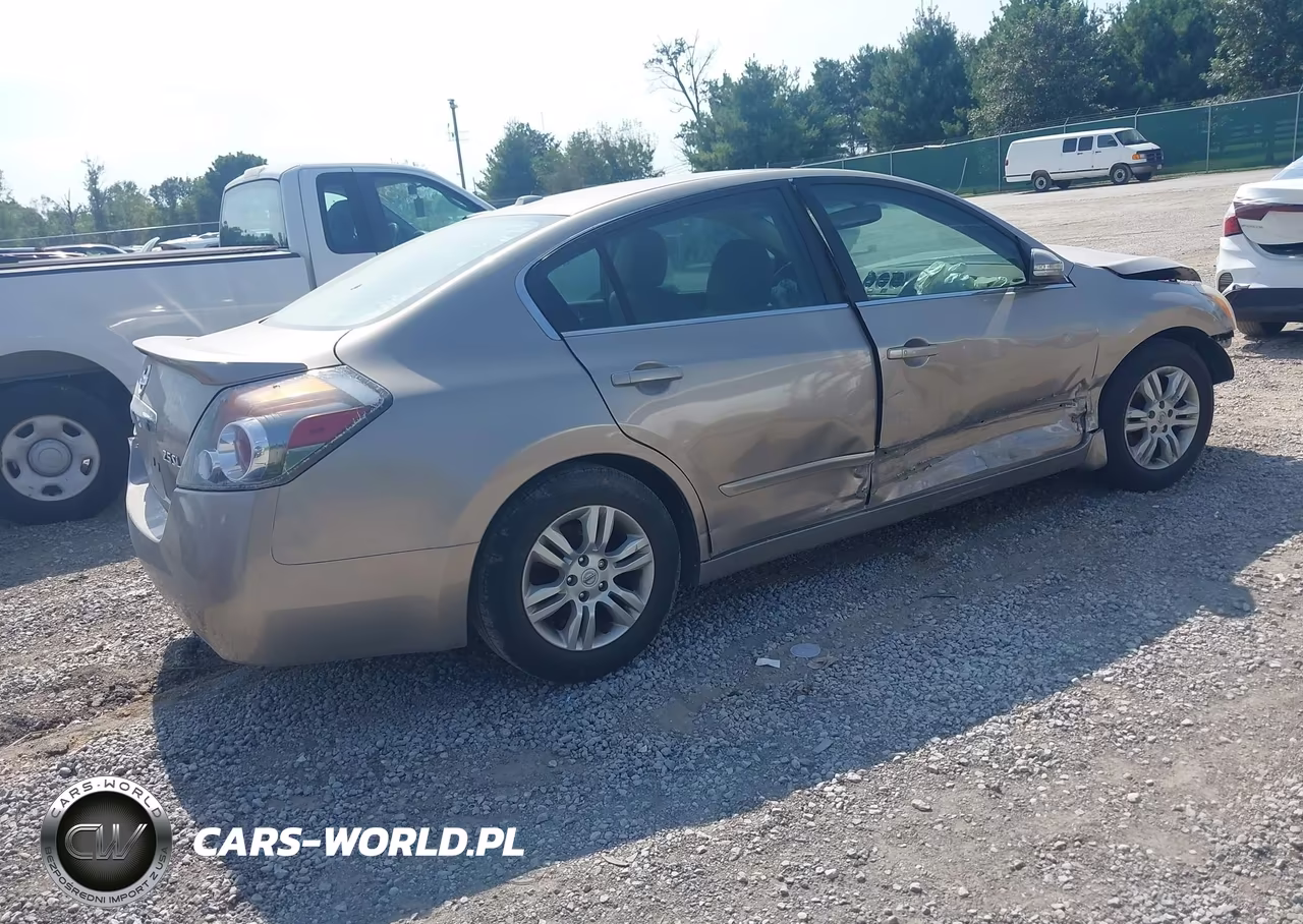 2011 Nissan Altima 2.5 S VIN:1N4AL2AP5BN418455 - 4