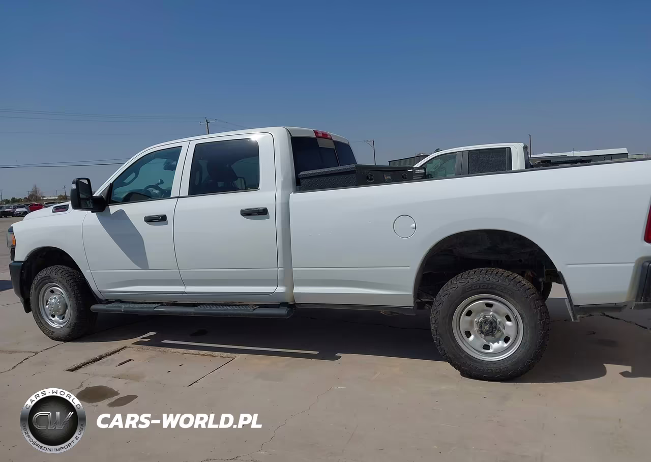 2023 Ram 2500 Tradesman 4X4 8' Box VIN:3C6UR5HLXPG631404 - 14