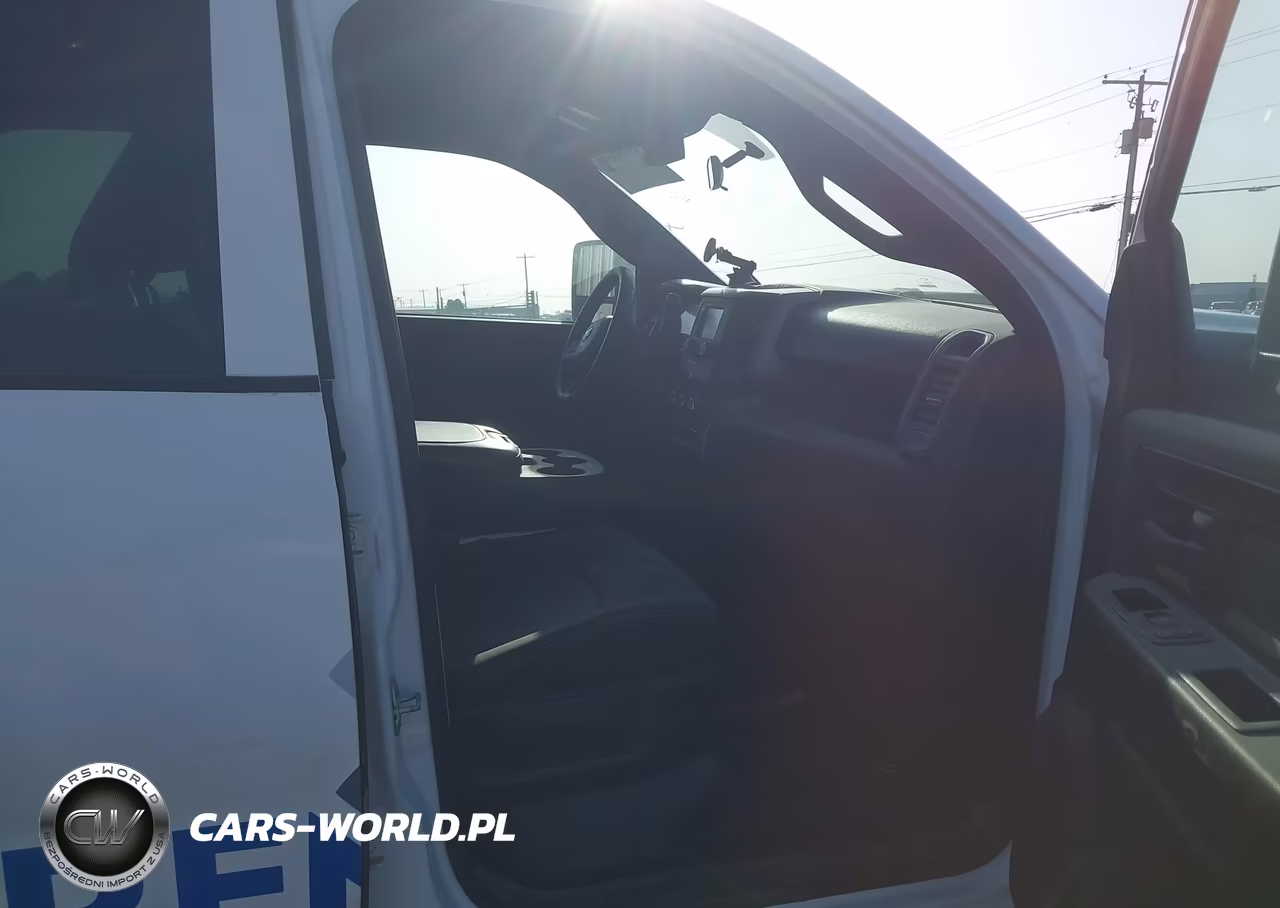 2023 Ram 2500 Tradesman 4X4 8' Box VIN:3C6UR5HLXPG631404 - 5
