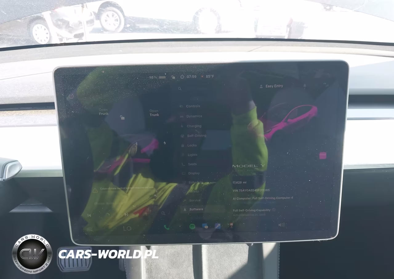 2025 Tesla Model Y Long Range Dual Motor All-Wheel Drive VIN:7SAYGAEE4SF311365 - 18