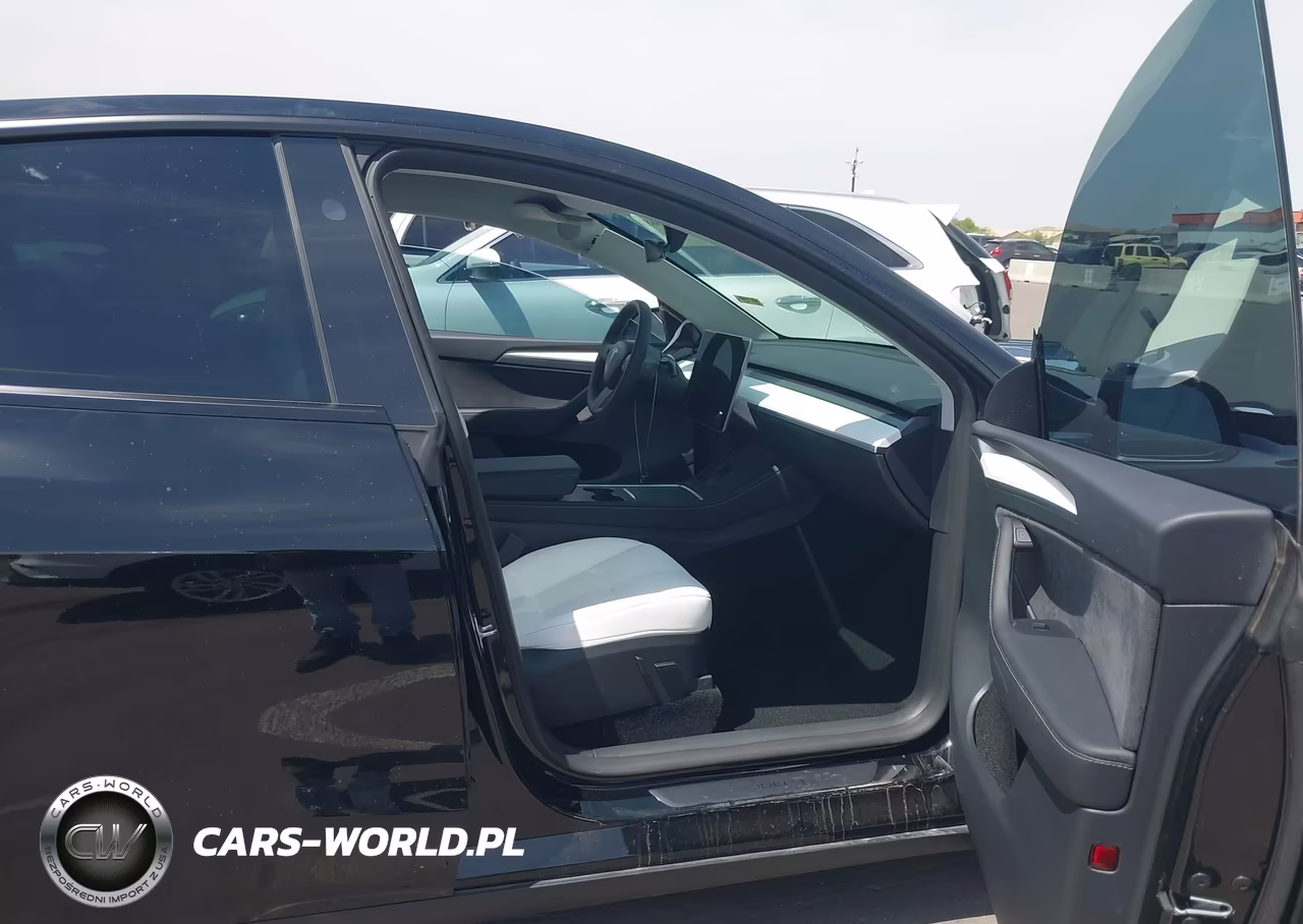 2025 Tesla Model Y Long Range Dual Motor All-Wheel Drive VIN:7SAYGAEE4SF311365 - 5