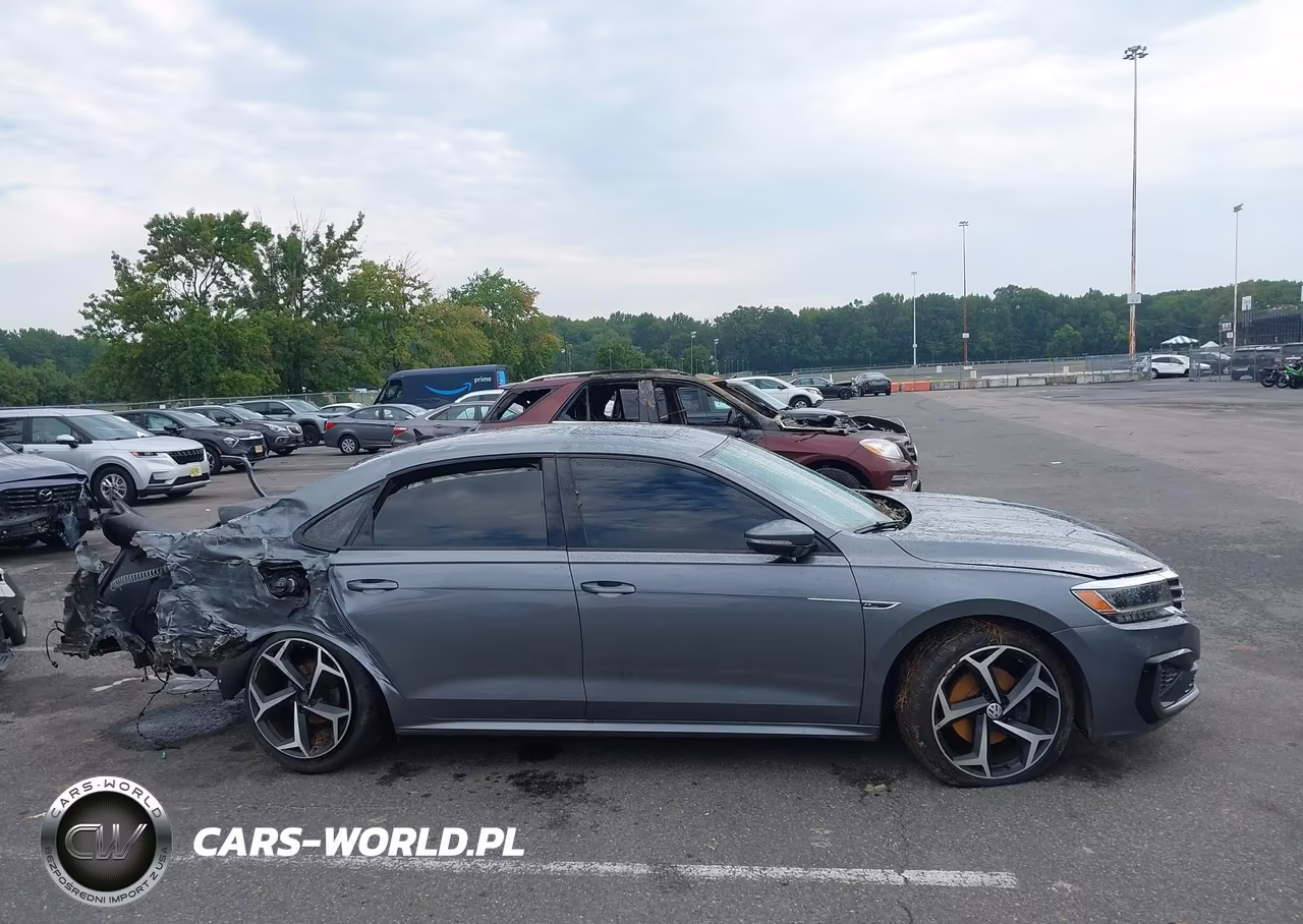 2020 Volkswagen Passat 2.0T R-Line VIN:1VWMA7A36LC010533 - 13