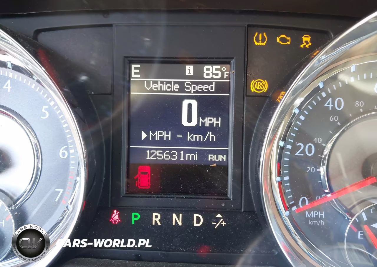 2015 Chrysler Town & Country Touring VIN:2C4RC1BG9FR561553 - 15