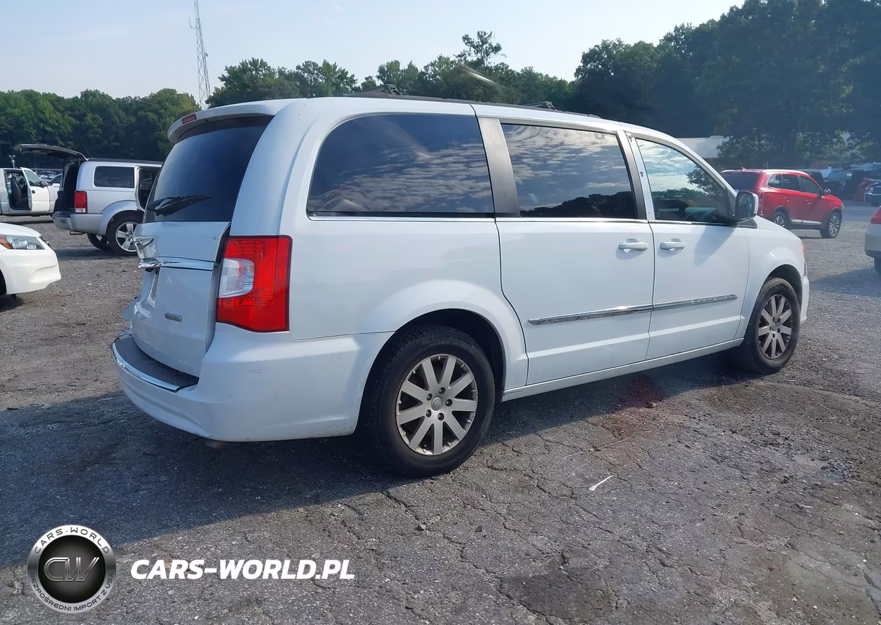 2015 Chrysler Town & Country Touring VIN:2C4RC1BG9FR561553 - 4