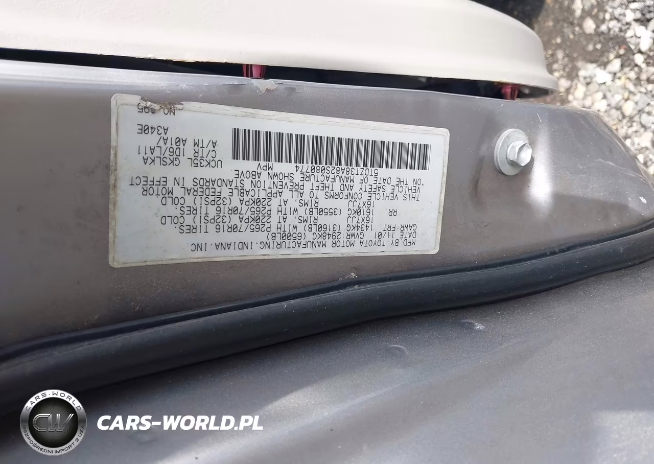2002 Toyota Sequoia Limited V8 VIN:5TDZT38A82S080774 - 9