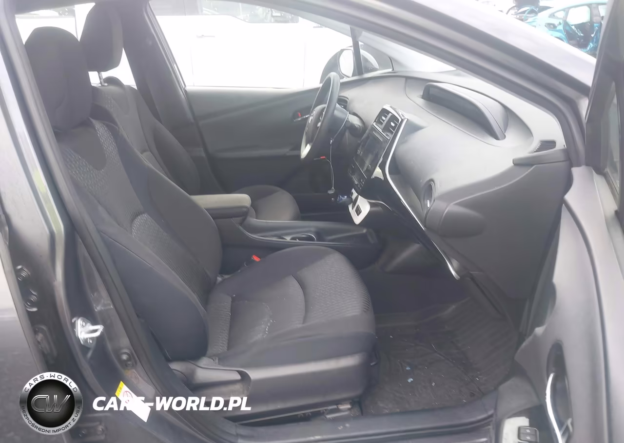 2018 Toyota Prius Two VIN:JTDKBRFU8J3070279 - 5