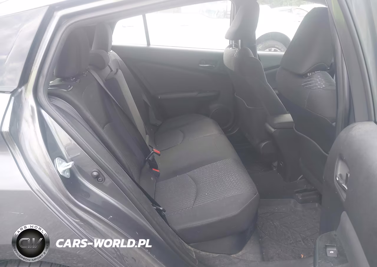 2018 Toyota Prius Two VIN:JTDKBRFU8J3070279 - 8