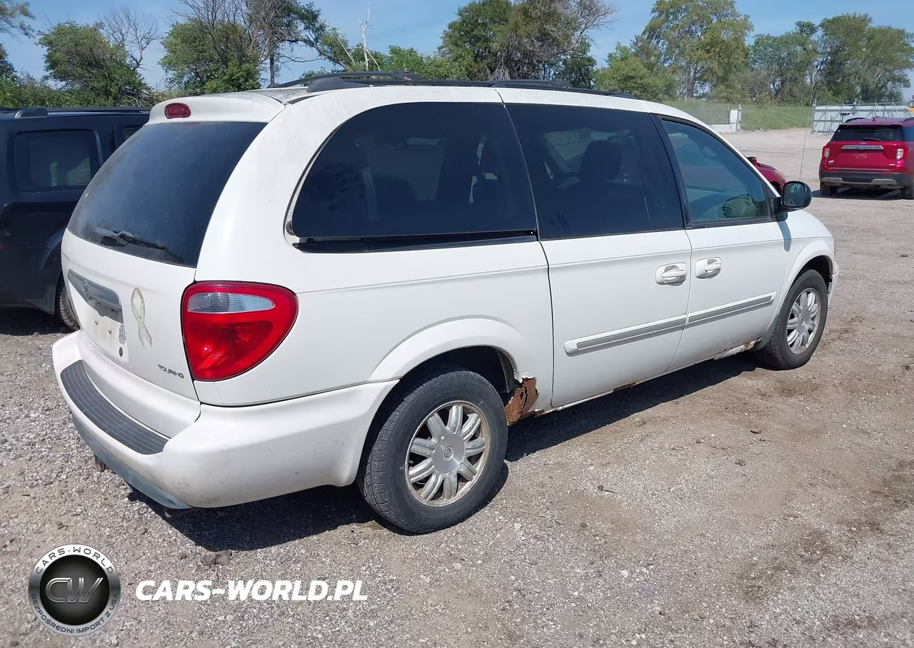 2005 Chrysler Town & Country Touring VIN:2C4GP54L15R284036 - 4
