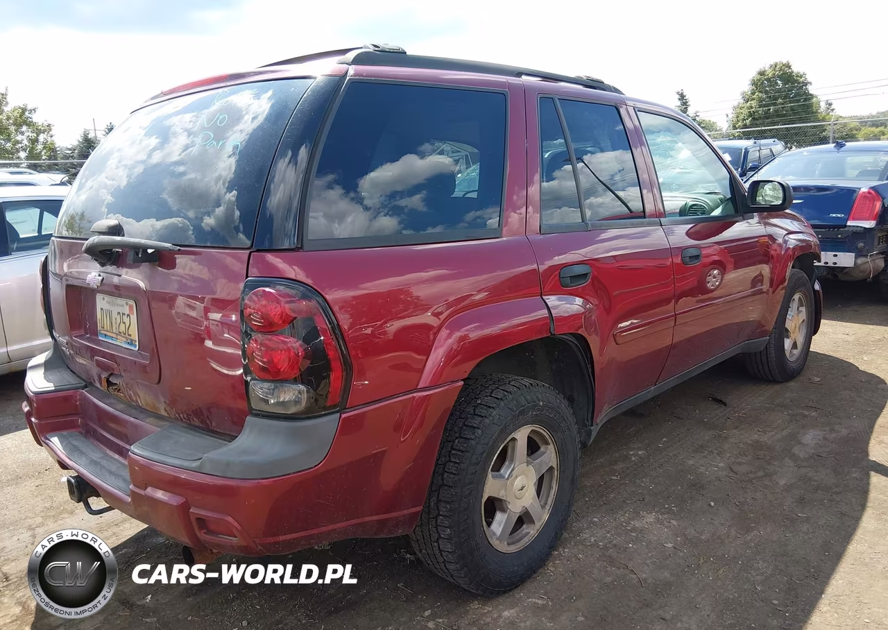 2007 Chevrolet Trailblazer Ls VIN:1GNDT13S572228738 - 4