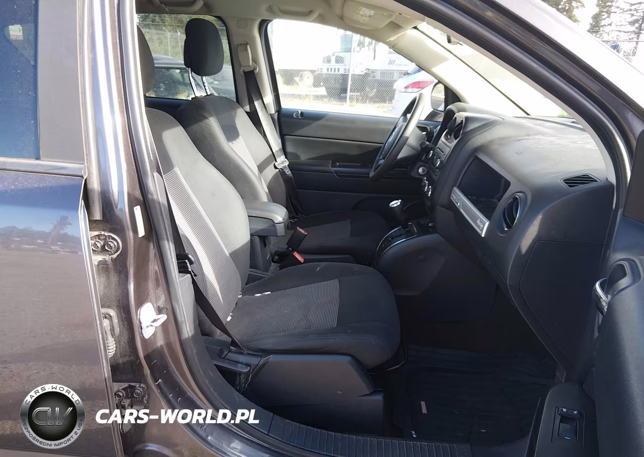 2014 Jeep Compass Sport VIN:1C4NJCBAXED832388 - 5